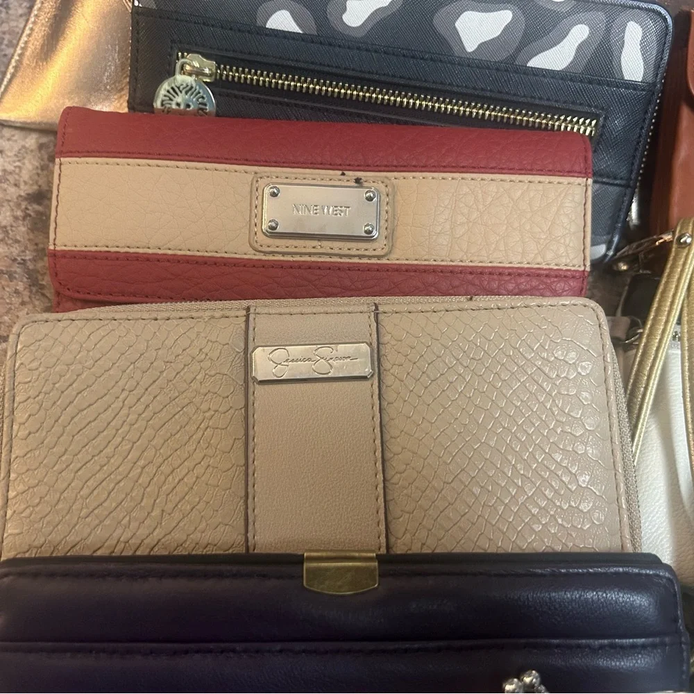 Assorted Leather Wallets and Clutches - Picture 3 of 8